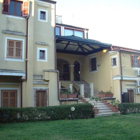فندق مبيت وإفطار La Dimora Del Borgo بلفيديري ماريتّيمو